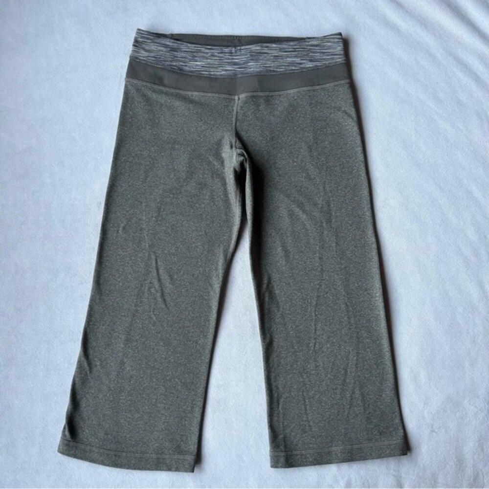 Lululemon ~ Groove Crop ~ Heathered Wren ~ Womens Size 6